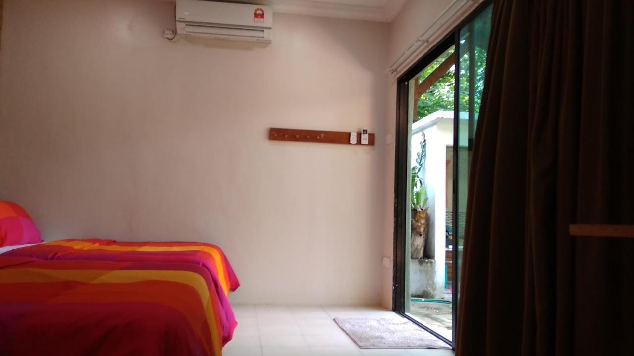 Naura Roomstay Kuala Tahan Esterno foto