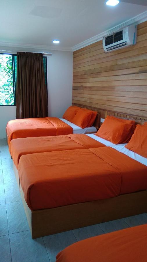 Naura Roomstay Kuala Tahan Esterno foto