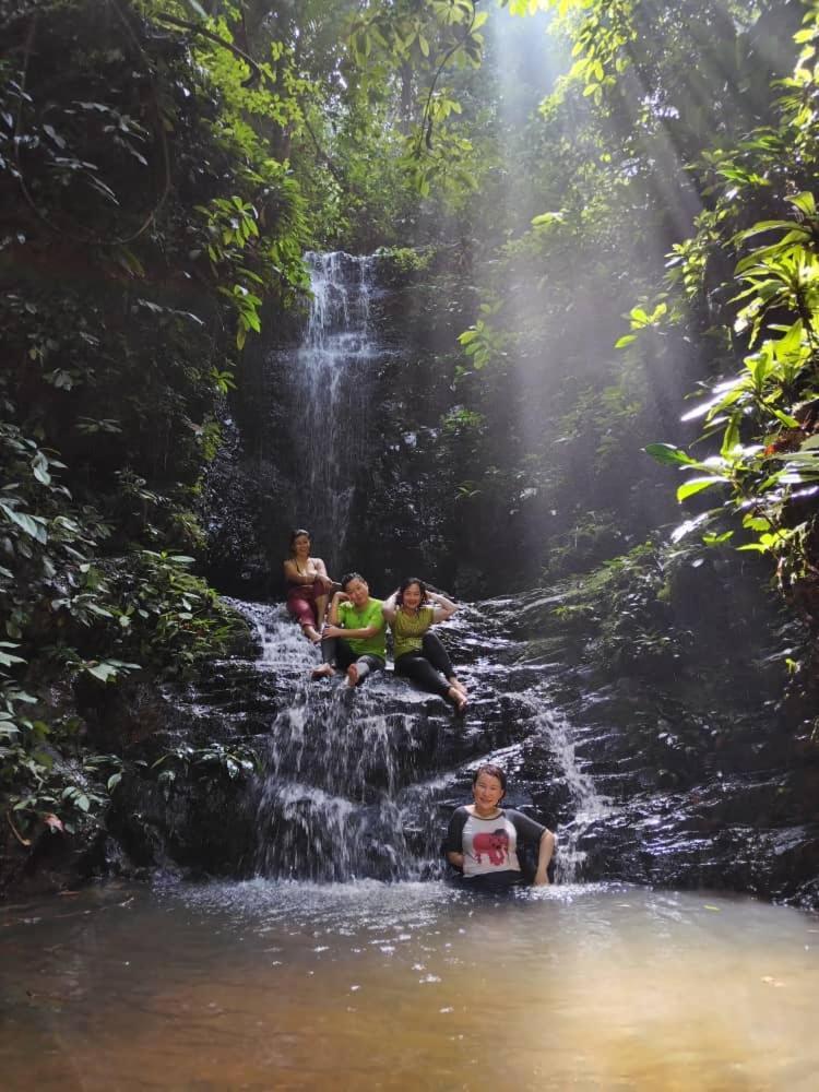 Naura Roomstay Kuala Tahan Esterno foto
