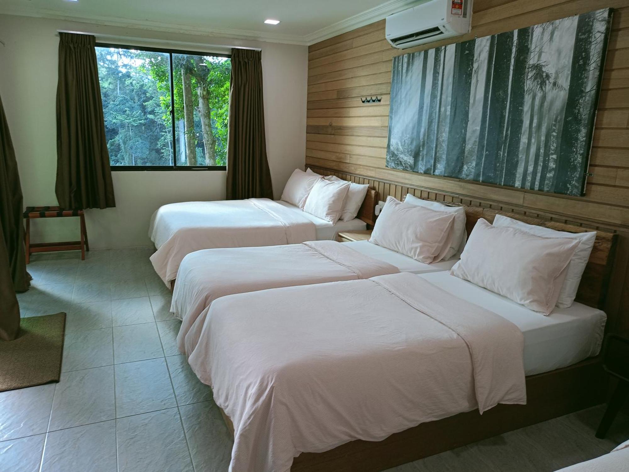 Naura Roomstay Kuala Tahan Esterno foto
